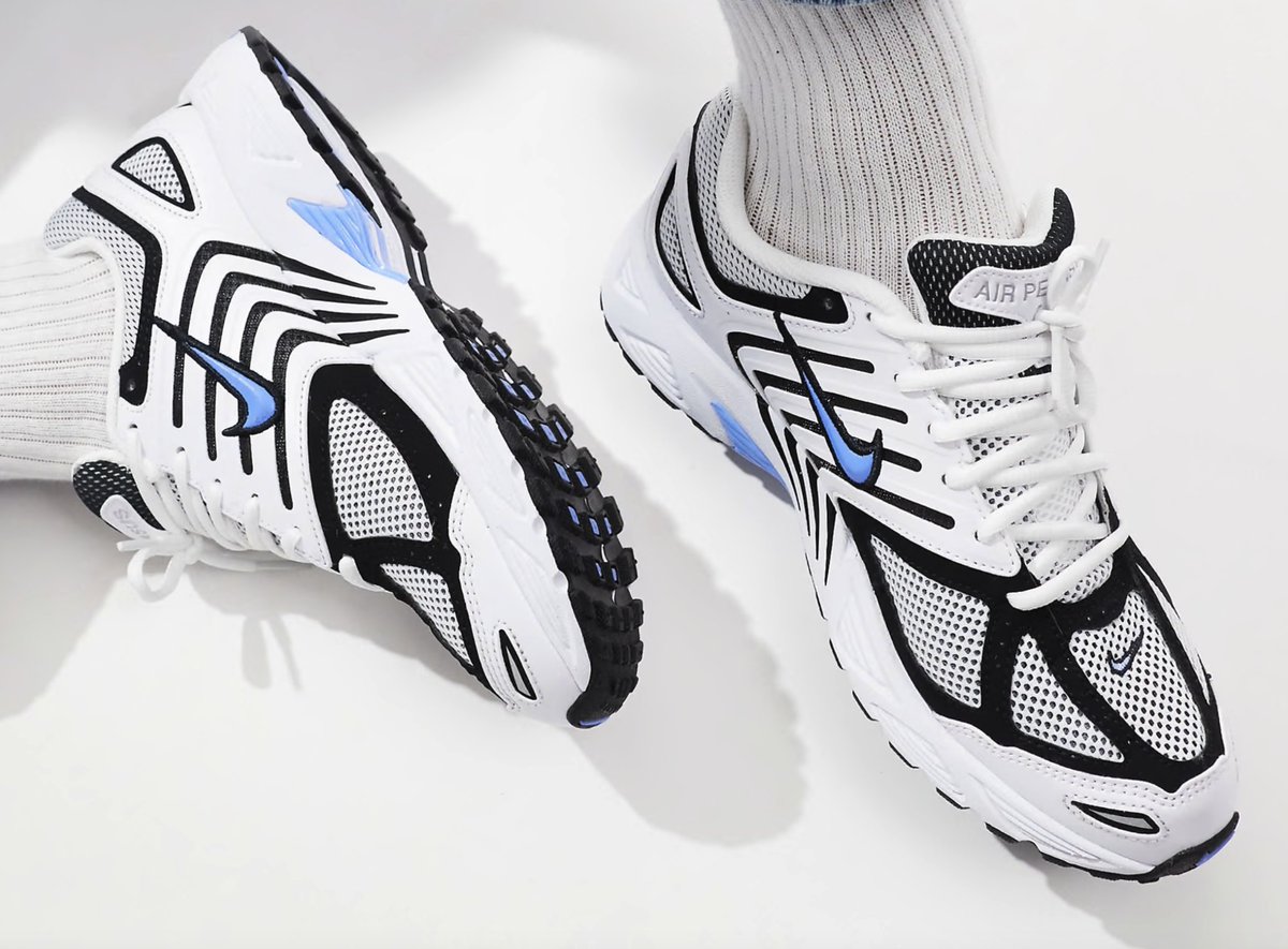 SOLELINKS's tweet image. Ad: 30% off Nike Air Pegasus 2005 ‘White/Black/Royal Pulse’ at 105 via ASOS, use code KICKS =&amp;gt; mavely.app.link/e/17Rl72XZMOb