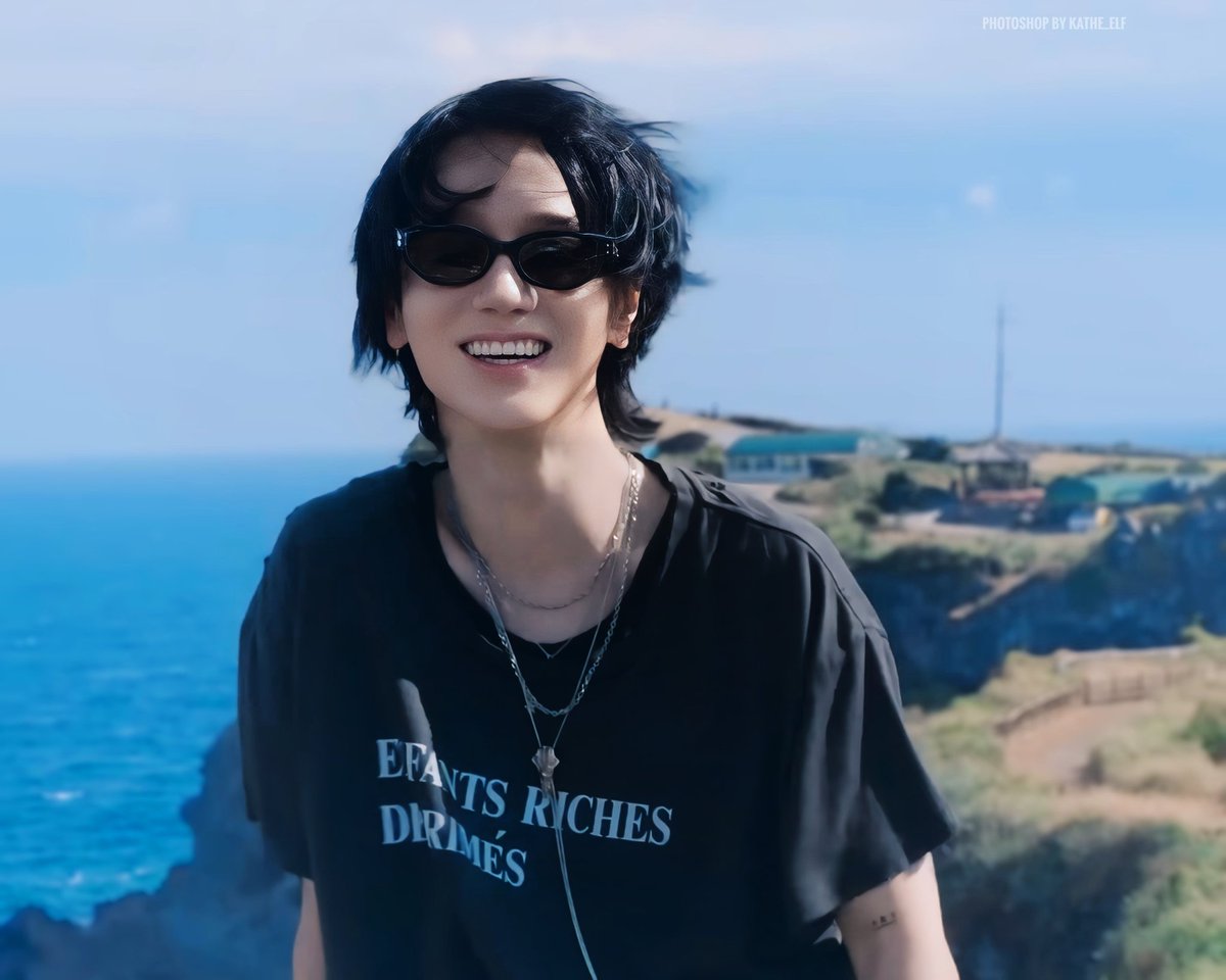 kathe_elf's tweet photo. [ CAPTURE ] YESUNG 예성 'It's Complicated' Jacket Behind The Scenes #yesung #SUPERJUNIOR https://t.co/ugHcFbzed9