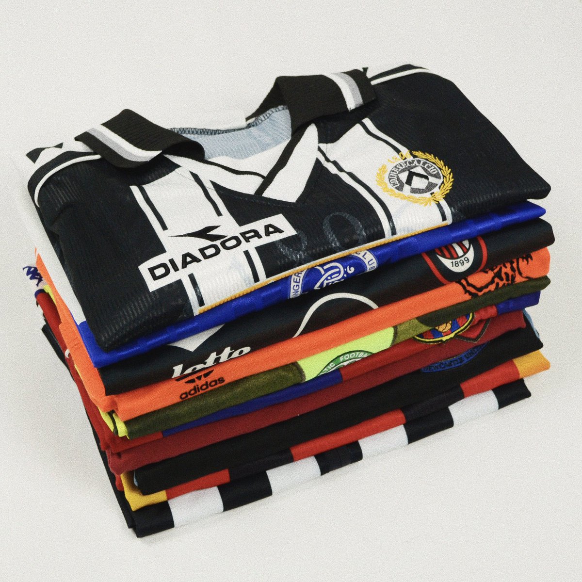 Sunday drop now live 🚨

Link to store 👇

calciovintage.com/collections/ne…