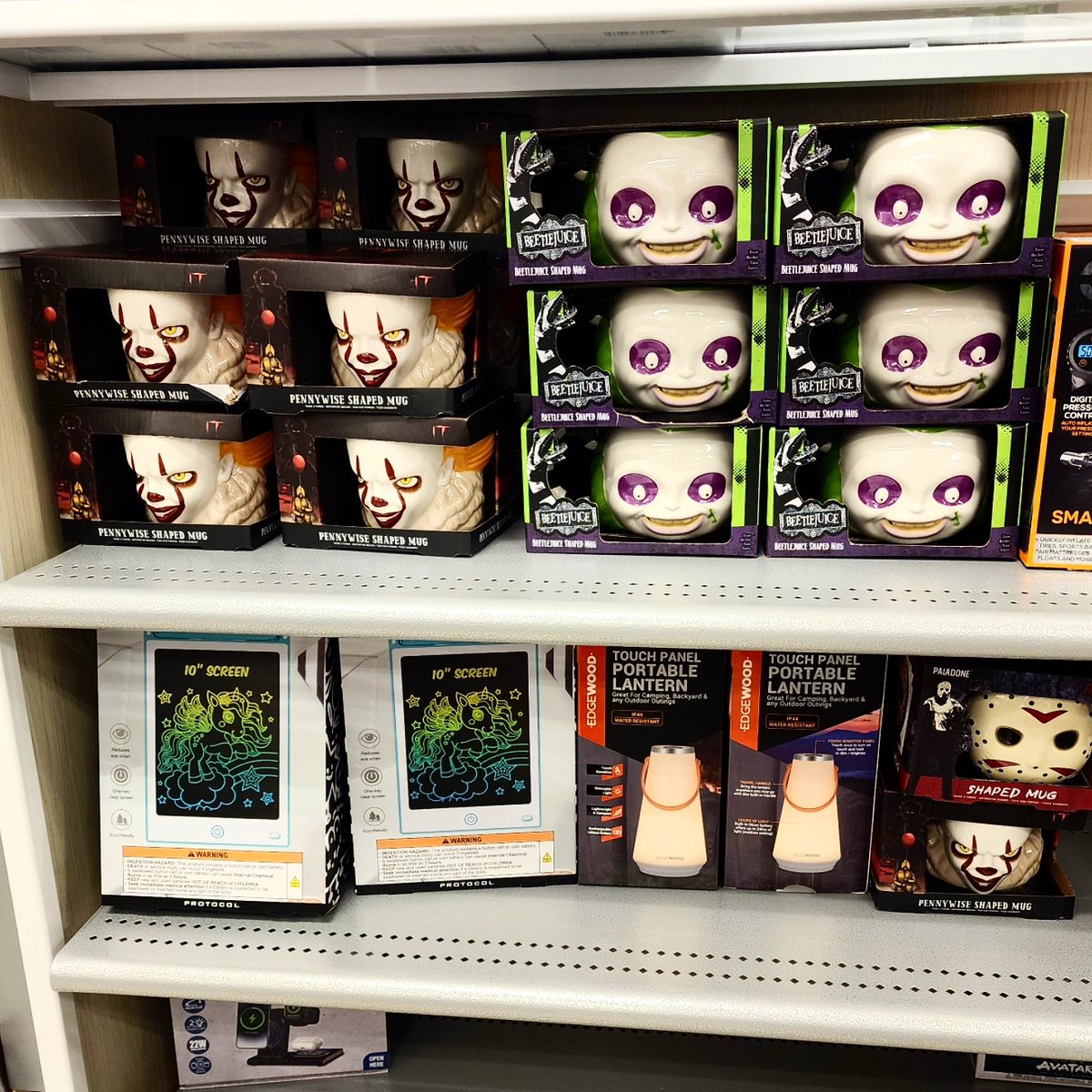 LVFunkoholics's tweet photo. Spotted some deals @marshalls
Discount Retailers availability may vary depending on store location. 

#rossdeals #rossdressforless #marshalls #funko #Pops #marvel #bittypops  #Spiderman #funkopops  #horror   #Beetlejuice #jackskellington https://t.co/ZFuQ6qkBsO