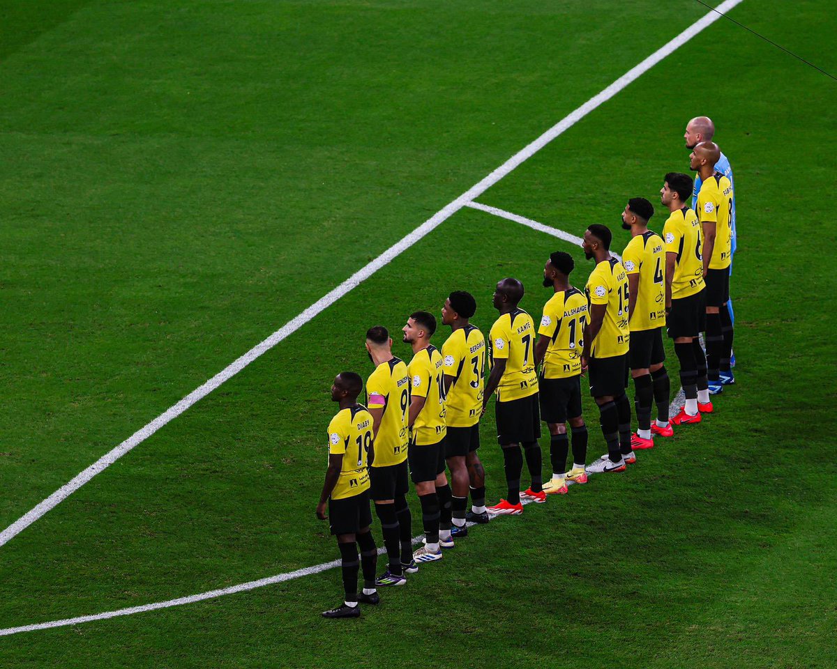 FH_MHY's tweet photo. #الاتحاد كبير القوم، شيخهم وعميدهم، فخرهم وخير من يمثلهم، سيد الأندية وشمعتهم المضيئة يعود لمكانه الطبيعي، عاليًا في القمة، سيدًا عليها، حيث يجب أن يكون، وحيث تصح الأمور وتستقيم، 

مبروك للصدارة أن الاتحاد بها ..
وهنيئًا لدوري يتصدره الاتحاد العظيم والشامخ 💛 https://t.co/DDCVM6rcEs