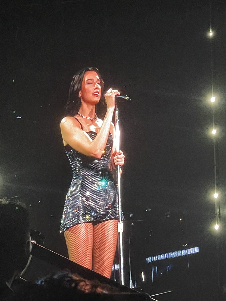 trapdoll91's tweet photo. Saw my queen perform in my city today! Magical and amazing!! I hope she returns in the future ❤️‍🔥 https://t.co/mtsvVeJT55