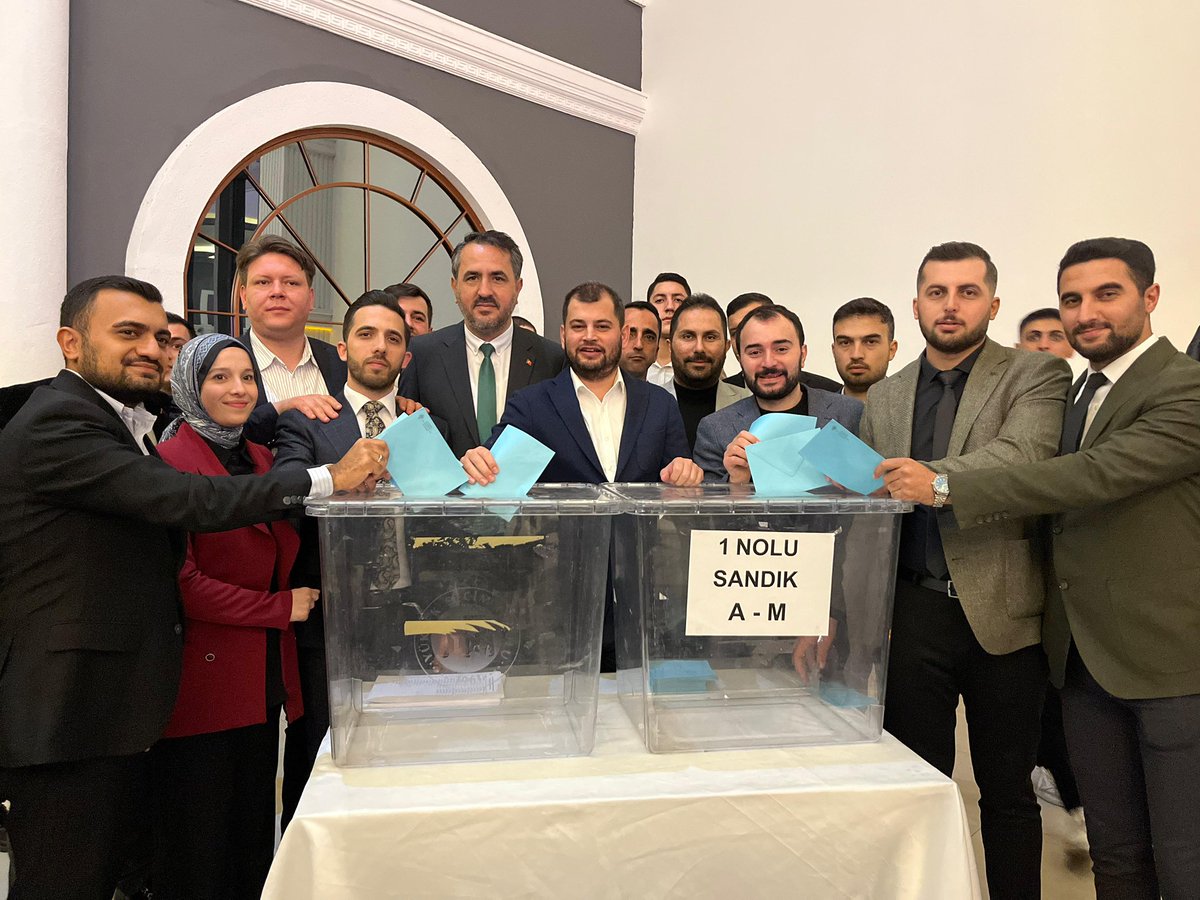 Gençliğinle Bayraklı’ya Yön Ver! 🎯

MKYK Üyemiz <a href="/emrecemil35/">Emre Cemil Ayvalı</a> ve Gençlik Kolları Genel Başkan Yardımcımız  <a href="/makifagirman/">Mehmet Akif AĞIRMAN</a> ‘ın  katılımıyla yuvamız Bayraklı Gençlik Kolları Kongremizi gerçekleştirdik.

Güven tazeleyerek görevine devam eden İlçe Başkanımız Soner Akbulut kardeşime