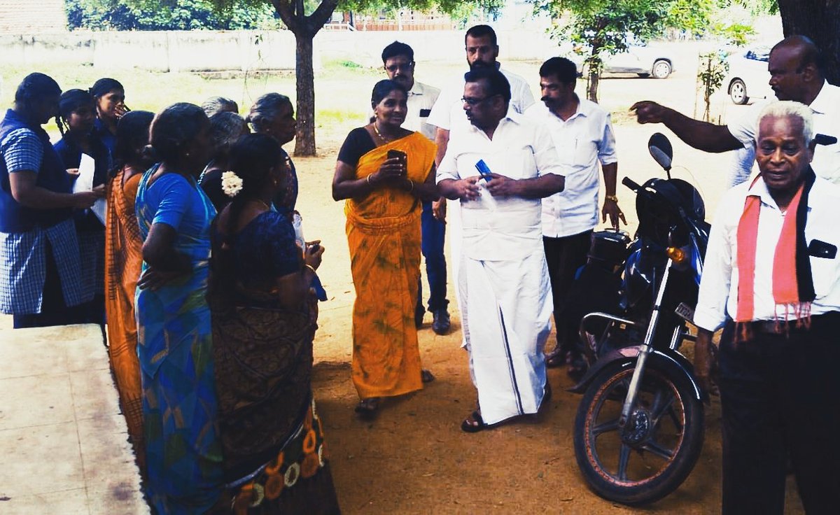 n_sureshrajan's tweet photo. திருநெல்வேலி கிழக்கு மாவட்டம் நாங்குநேரி சட்டமன்றத் தொகுதிக்குட்பட்ட பள்ளிகளில் நடைபெற்று வரும் வாக்காளர் சிறப்பு முகாமில் கழகத் தோழர்கள் முன்னேடுத்து வரும் பணிகளை இன்று ஆய்வு செய்தேன்.
#Dmkkanyakumari
#NSureshrajan
#நாங்குநேரி_சட்டமன்றத்தொகுதி
#Target200
#tn_2026_dmk https://t.co/wkJ1I8DqUC