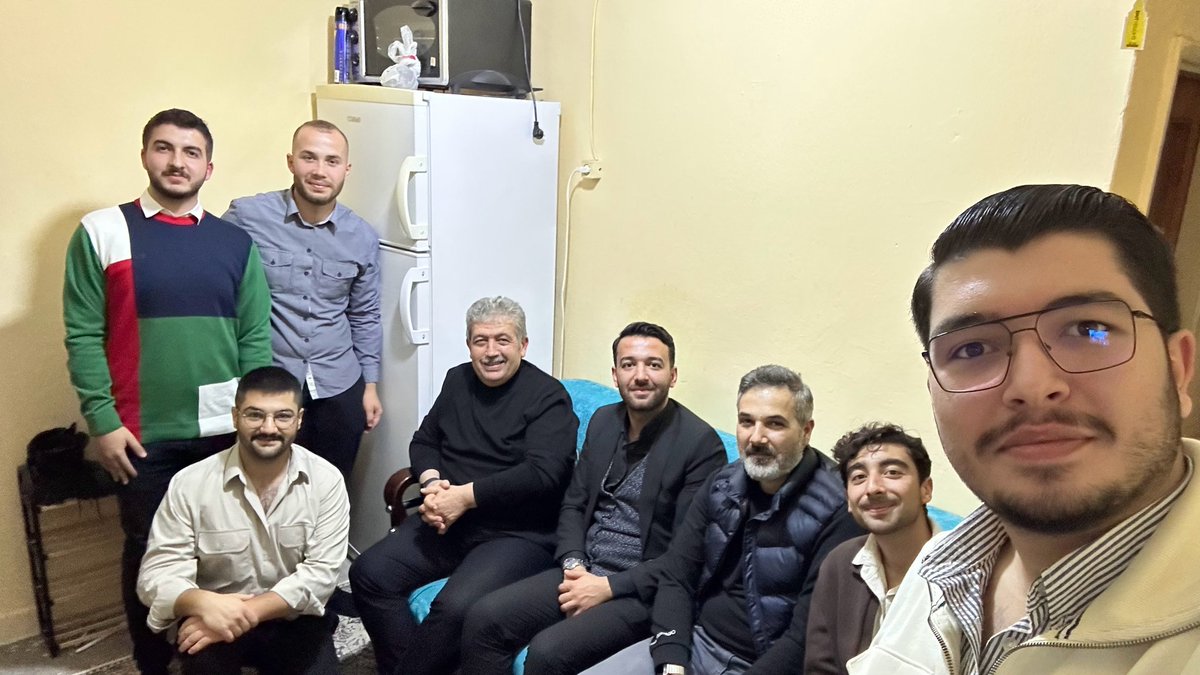 ÜniAK'ta Bugün✨️😎

Kayseri teşkilatımız, milletvekilimiz Sn. <a href="/Ozsoy_sb/">Sayın Bayar ÖZSOY</a> ile birlikte öğrenci evinde kalan arkadaşlarımızı ziyaret etti.🏡💬

Her gün dolu dolu, her an sizlerle!🤩💯

<a href="/eyupkadirinan/">Eyyüp Kadir İnan</a> 
<a href="/mucahidsuleyman/">Mücahid Süleyman Daldallı</a>