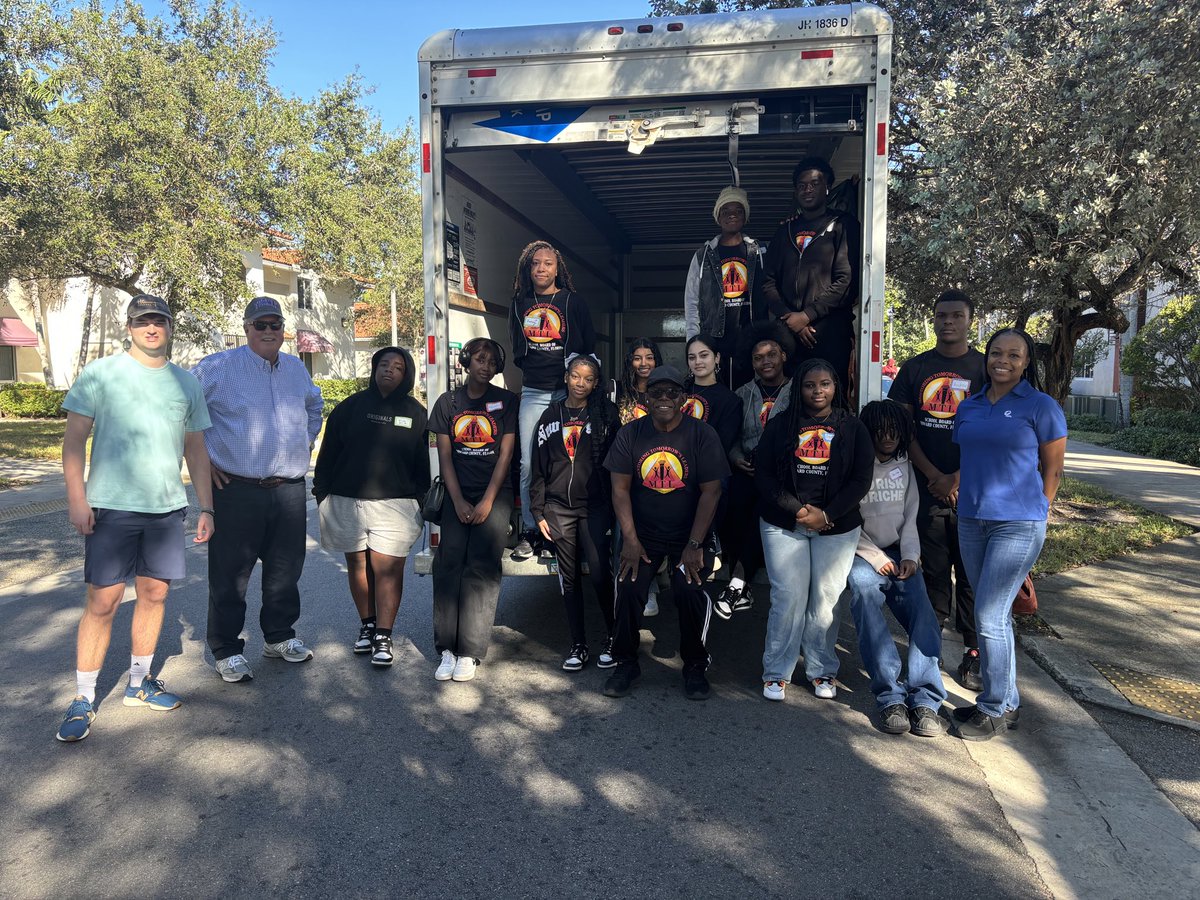 MTL @PHS community service thanksgiving basket giveaway @ 1st Presbyterian church