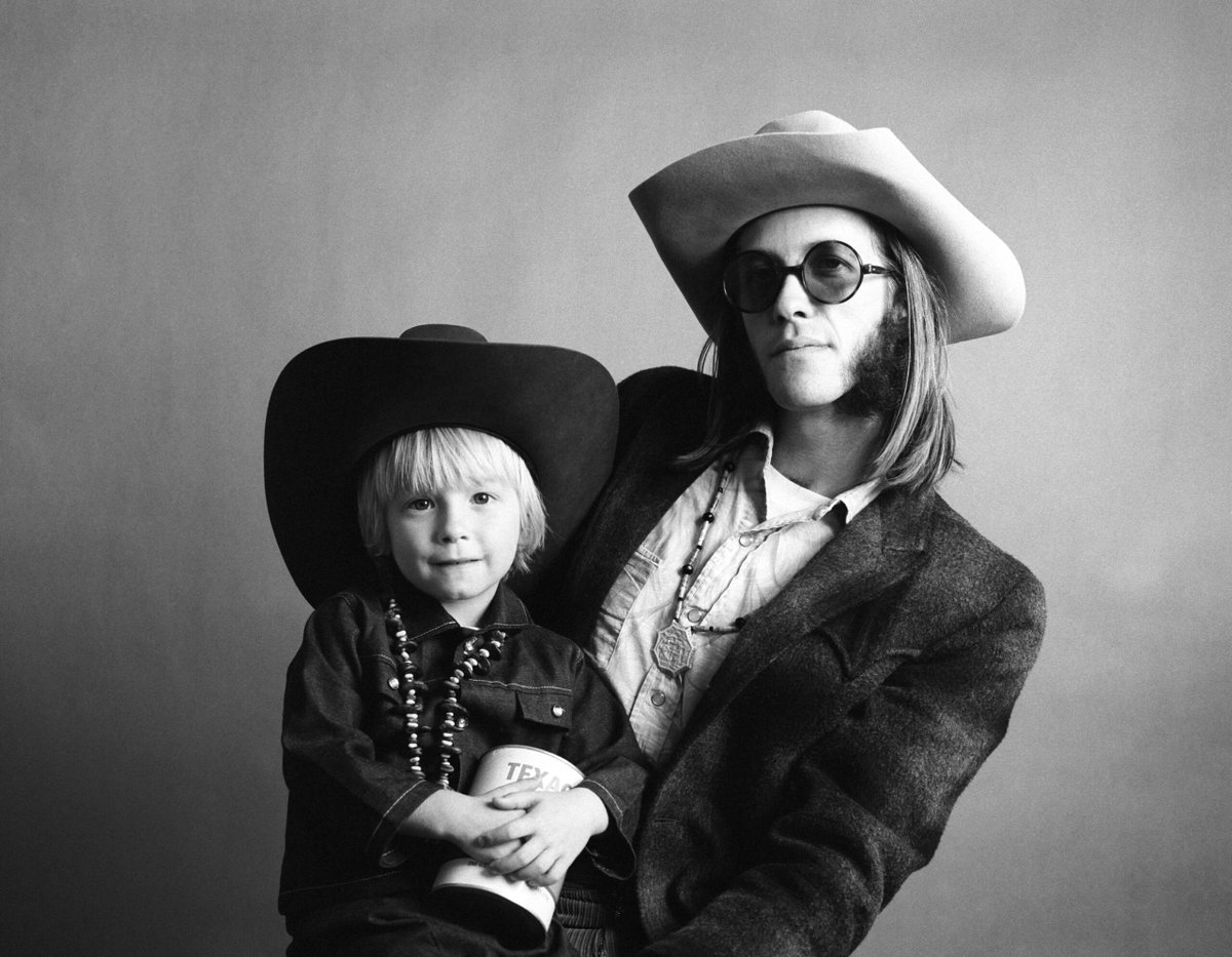 Happy Thanksgiving :: Doug Sahm And Friends – Austin, TX 1972

aquariumdrunkard.com/2024/11/24/hap…

If you thought you were covered in the Thanksgiving tradition  department, we did too…until a few years ago, when someone blew the dust  off a long lost tape — Doug Sahm’s Thanksgiving Jam.