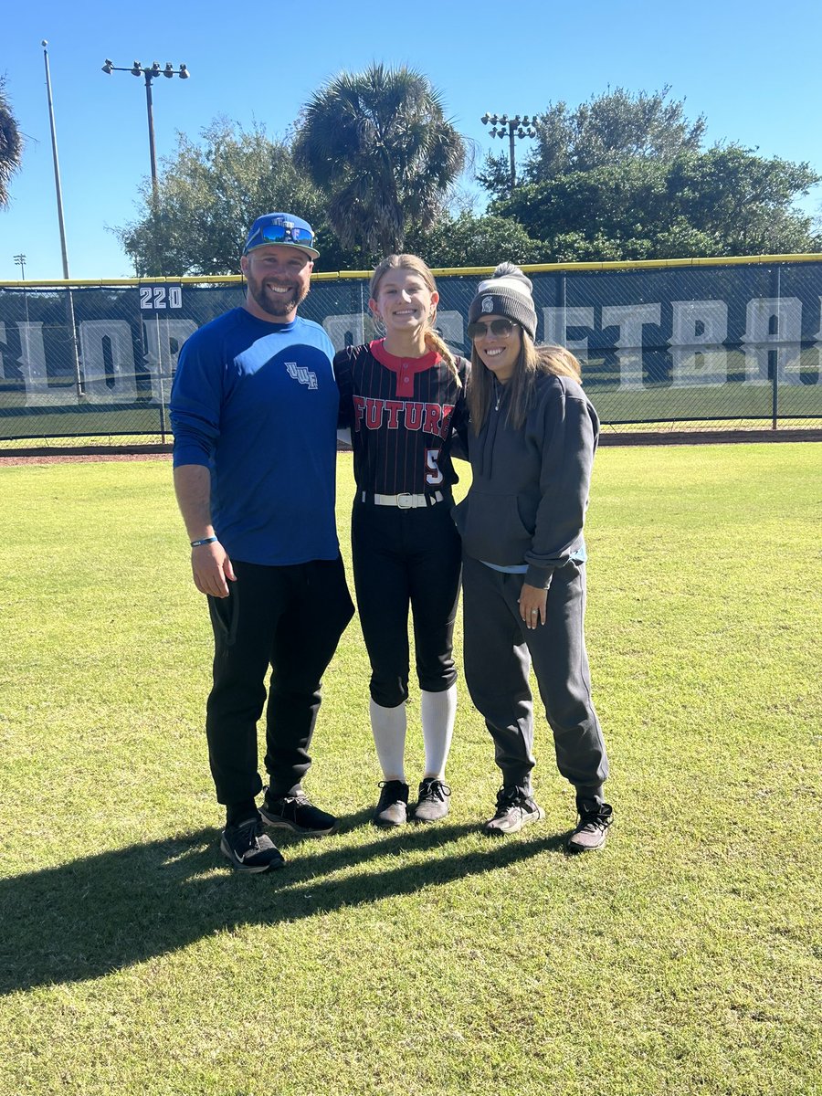 taylor_f2027's tweet photo. Clips from this weekend at the University of West Florida prospect camp. I learned so much and had an amazing time meeting all these hardworking, dedicated girls and coaches. Go Argos!! 

#GoArgos #ArgoNation #UWFsoftball #catcher @UWFSoftball @BaynesCoach @ashlieghmclean https://t.co/OHeDm2BAOt