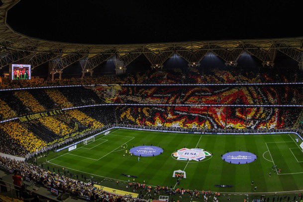 #الاتحاد_الفتح

الف الف مبرووووووك لجمهور الإتحاد الصدارة 💛🖤