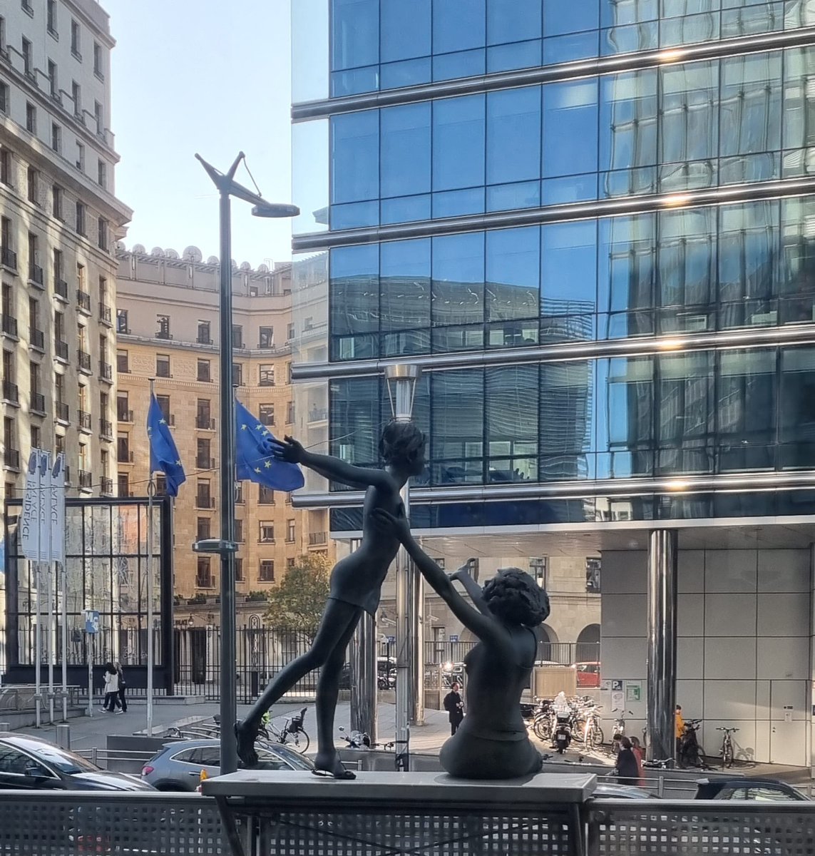 RCKOUMAI's tweet photo. Une immersion au cœur de l’action publique européenne, avec des échanges inspirants sur les défis globaux.
#Learning #Bruxelles https://t.co/wbbaXAKLdZ