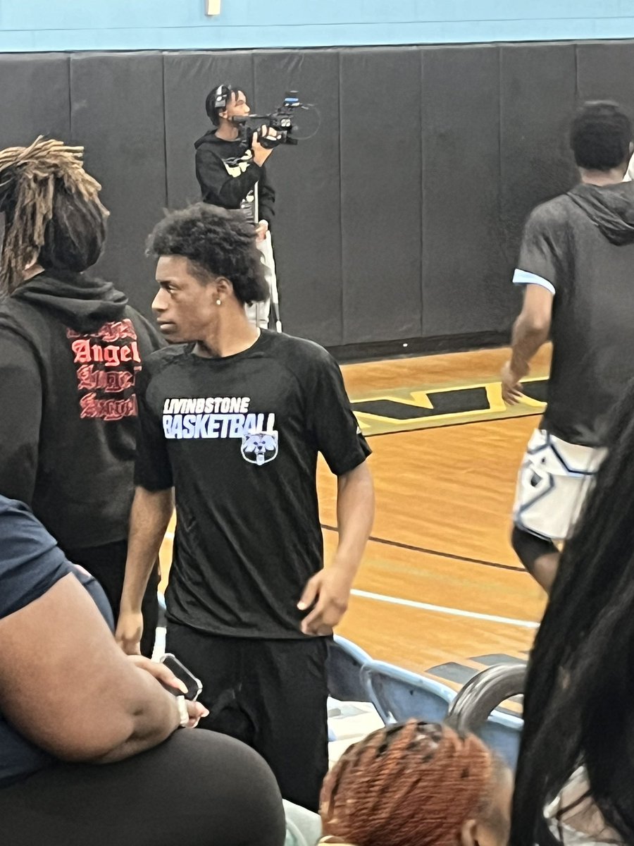 Tye_Cain11's tweet photo. After a talk w/ my LCMBB coaches, we’ve decided that I @NCAADII Redshirt this 24-25 szn. 
I’m still with practicing my team, staying in the weight rm, film rm, &amp; learn’n the plybk. Future is bright as a MBB Blue Bear 🔵⚫️ https://t.co/bJmlVfwydQ