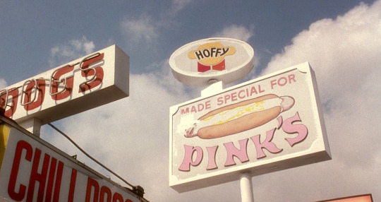 TheCinesthetic's tweet photo. Mulholland Drive (2001) dir. David Lynch https://t.co/vVvT9lmcrf