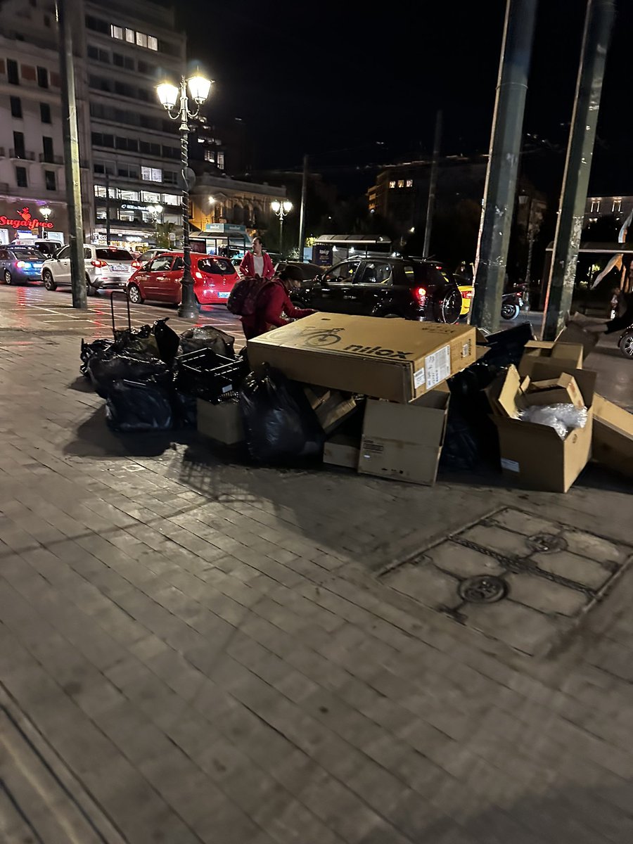 arisganatos2's tweet image. Στολισμένη #Αθήνα #xmasmood #Δούκας #Συριζα_εκλογες