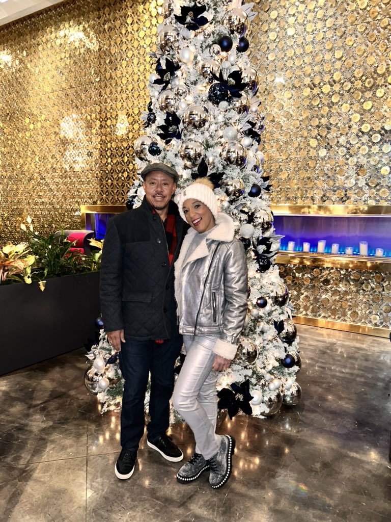 Stokum's tweet photo. @RadissonBluAqua Thank you for a memorable &amp; magical stay 💫 Happy to call you our home away from home because of your warm staff, warm beds &amp; beautiful views! Keep up the good work, we’ll see you soon! 💙#Chicago #RadissonBluAquaChicago #feelslikehome #happyplace #ChicagoHotels https://t.co/g1h6GvoeRN