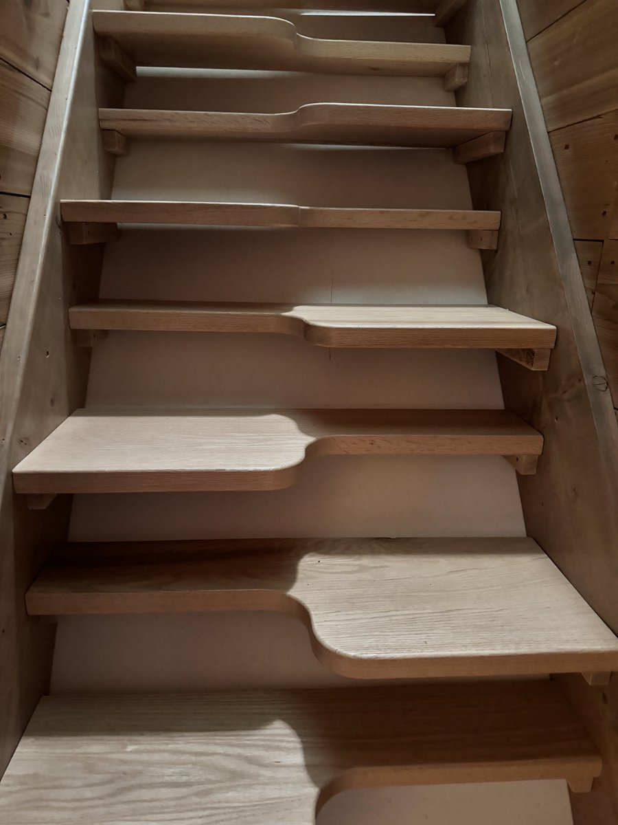 Be careful after a glass of wine navigating these steps going to the second story bedroom! 🤣