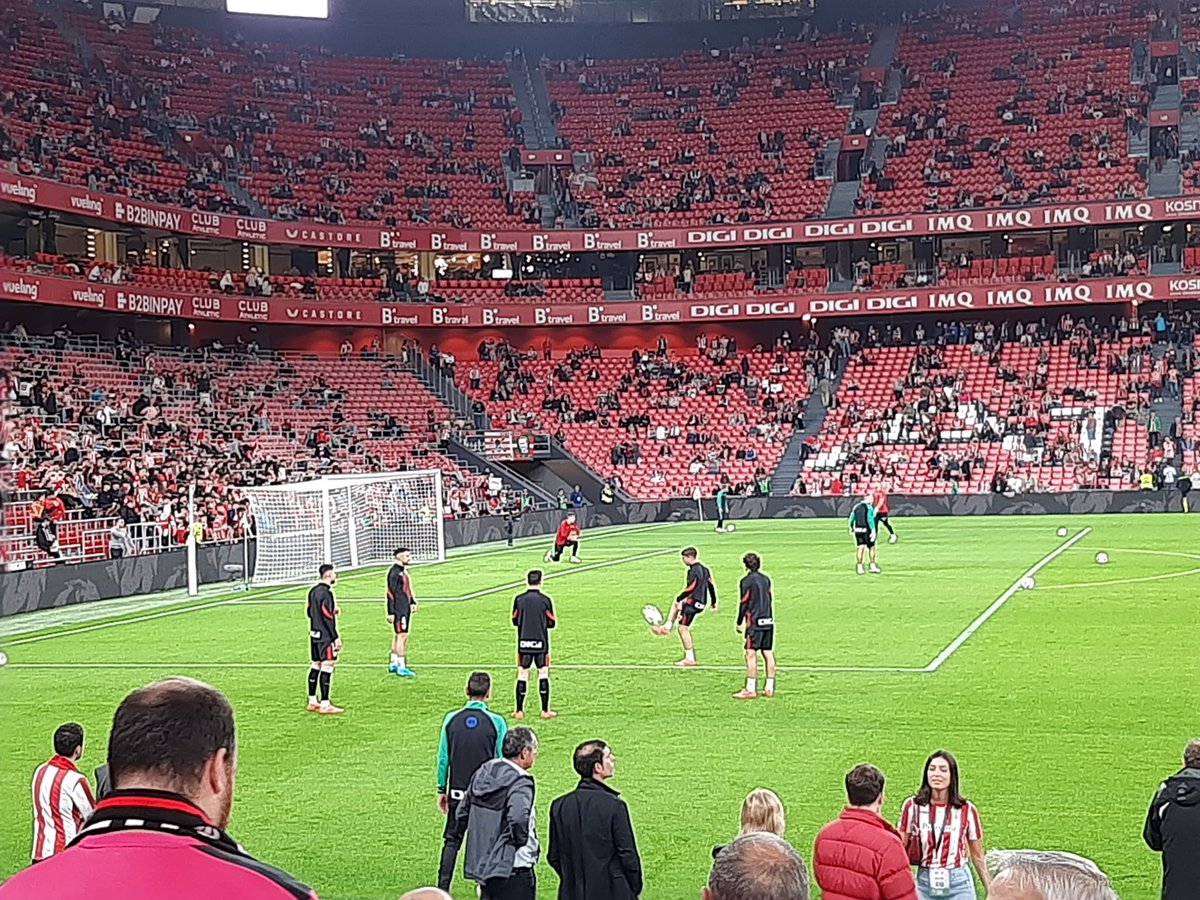 denwhitelam's tweet photo. #BasqueDerby #AthleticReal #AupAthletic https://t.co/9ClYtsT21b