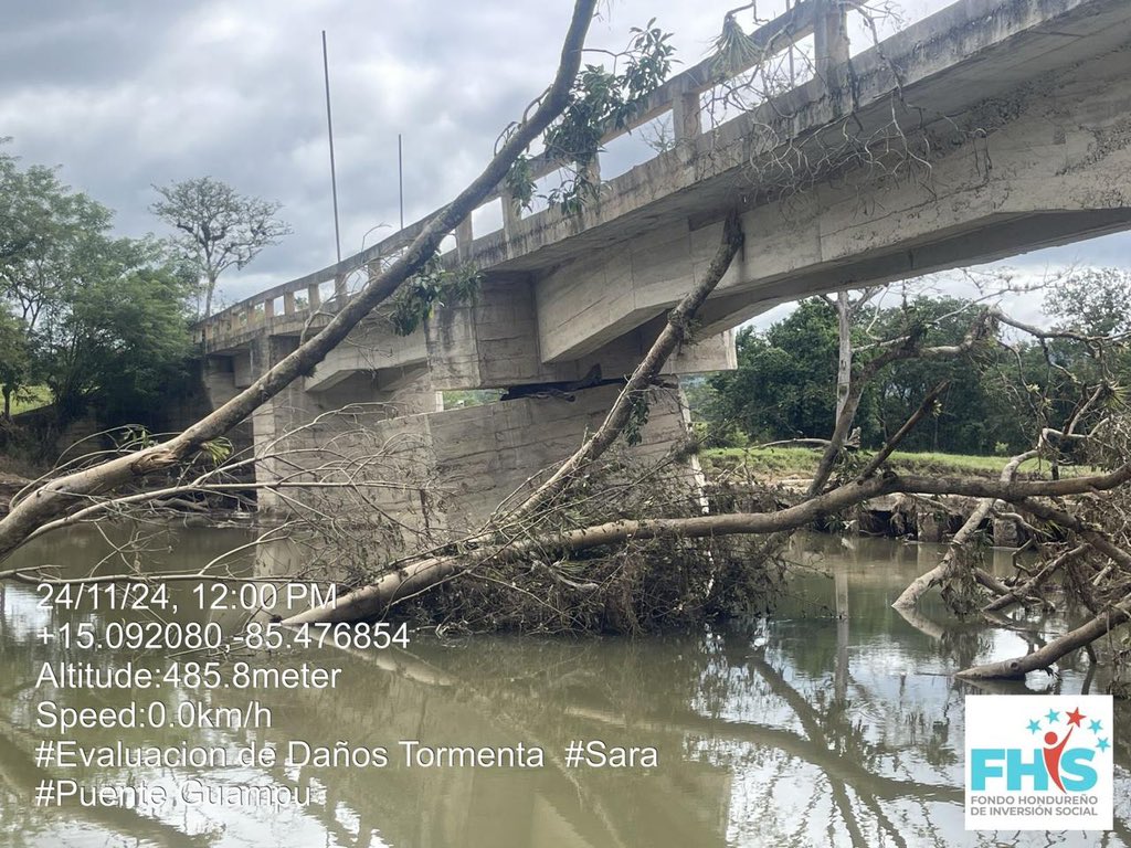 Por orden de la Presidenta <a href="/XiomaraCastroZ/">Xiomara Castro de Zelaya</a>, el equipo del <a href="/FHIS_HN/">Fondo Hondureño de Inversión Social (FHIS)</a> se encuentra en el paso Culuco, puente sobre Río Wampú en Dulce Nombre de Culmí, Olancho. Posterior a la evaluación de daños, se estará movilizando maquinaria a la zona para iniciar la rehabilitación del puente.
