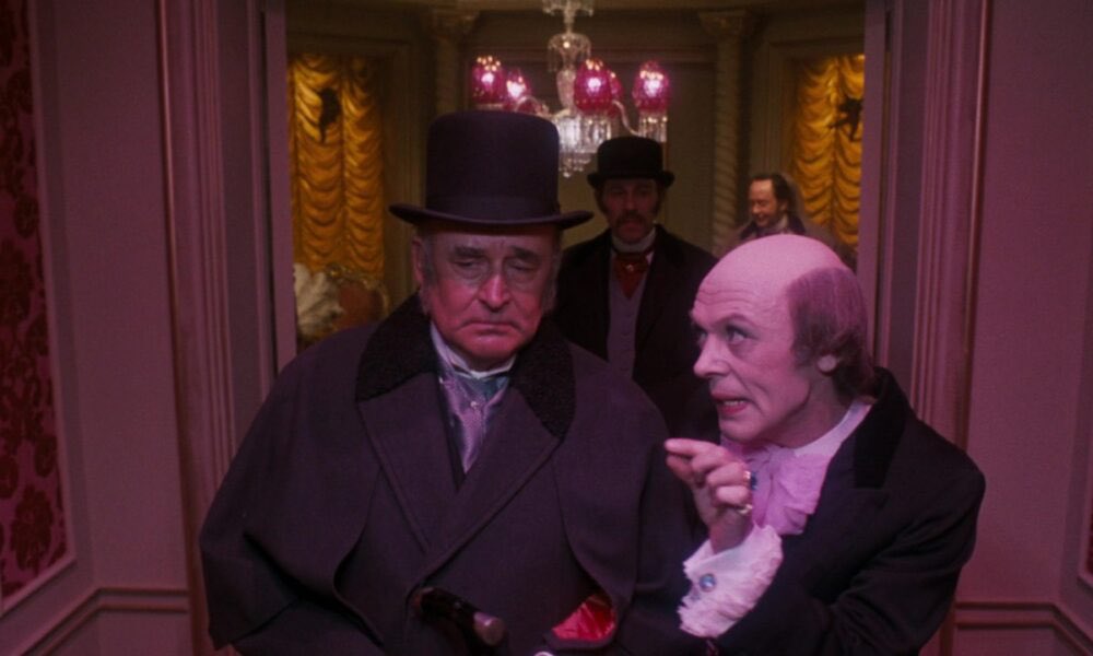 elijohn_art's tweet photo. What a gloriously, gaudy decadent sex fest ‘Taste the Blood of Dracula’ is. Made doubly brilliant by John Carson’s even wonderful presence and Ralph Bates’s OTT lunacy https://t.co/LjVcVH1Uyl