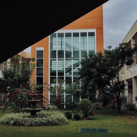 sadsvest's tweet photo. estarei lá em 2026🧑🏻‍⚖️🎓🧳⚖️ | #studytwtbr #fdrp #usp #direito https://t.co/n7zAXXLATW