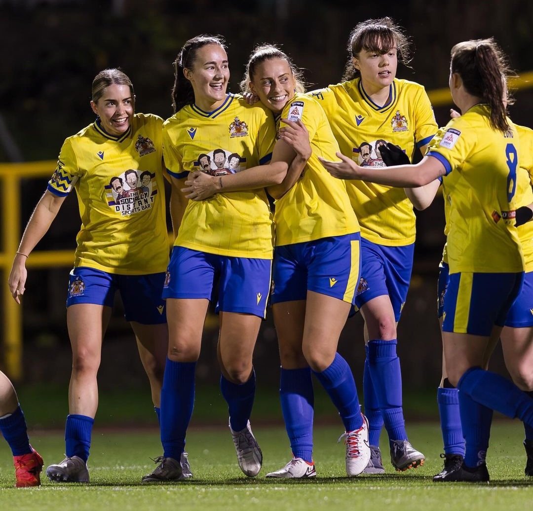 btuwomenfc's tweet photo. Your Town Your Team 
@BarryTownUnited 🟡🔵 https://t.co/t1X2pPsjuV