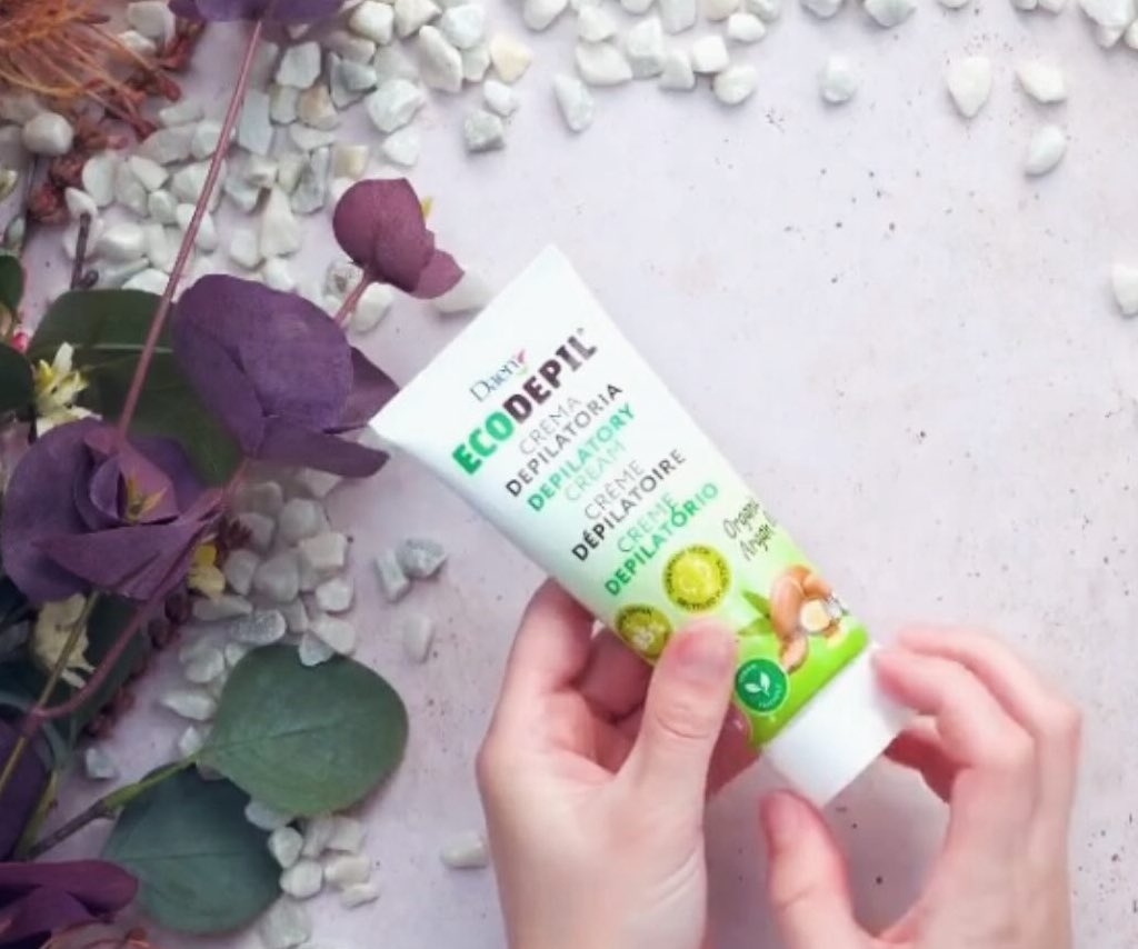 Formulada con un 85% de ingredientes naturales, nuestra crema depilatoria #vegana, enriquecida con aceite de #argán, solo tarda 3 minutos en actuar. ¿A qué esperas para probarla? daen.es/productos #daenlovers #depilaciónvegana