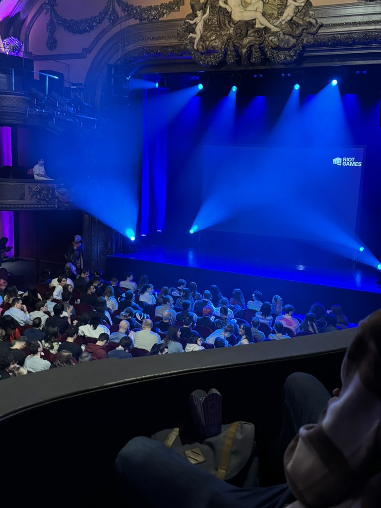 AREtoiles's tweet photo. c'etait vraiment exceptionnel, malgré le spoil que j'ai mangé j'ai pris une sacrée claque...
Arcane est reelement exceptionnel, c'est une anomalie, un peu comme le fait j'ai battu en 1v1 un CHALLENGER a l'after party...
Je garderai son identité secrète... https://t.co/lr5EBG6BU9