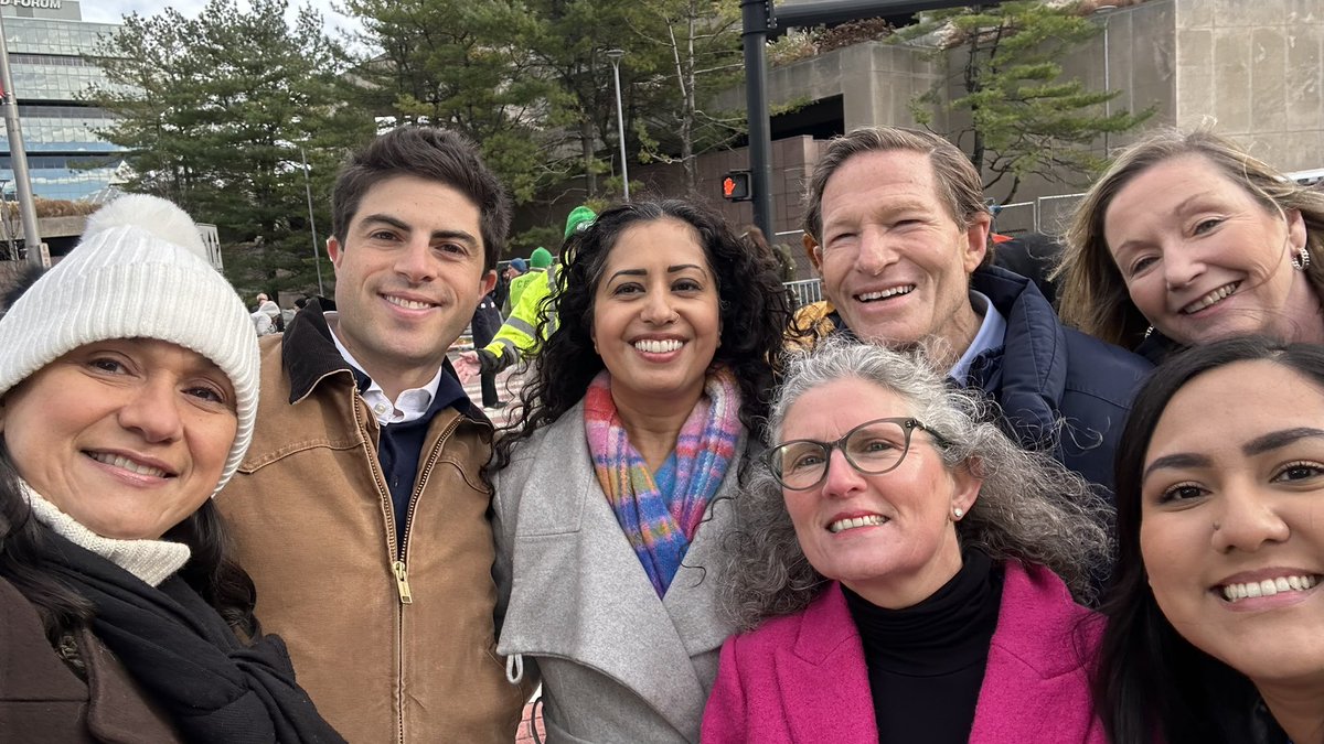 Great to see so many friends today at the <a href="/StamfordDowntwn/">Stamford Downtown</a> Parade Spectacular! Fantastic turnout. Happy Thanksgiving week to all!