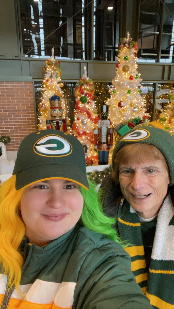 89packerfan's tweet photo. Love a good winter game at @LambeauField ๐๐๐
#GoPackGoย #PackerFamily #PackerNation #GreenBayPackers #Packers #GetLoudLambeau #PackersRollCall #SFvsGB https://t.co/EOMb0cuxCD