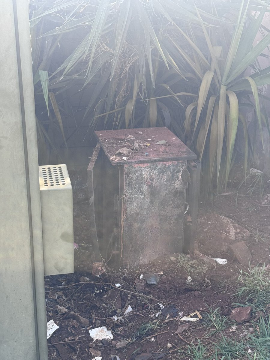 abseed_raw's tweet photo. @CityPowerJhb , our mini sub station has burnt and not been attended to since 1am this morning, please escalate CPWEB4455147 https://t.co/2rtnv9e53o