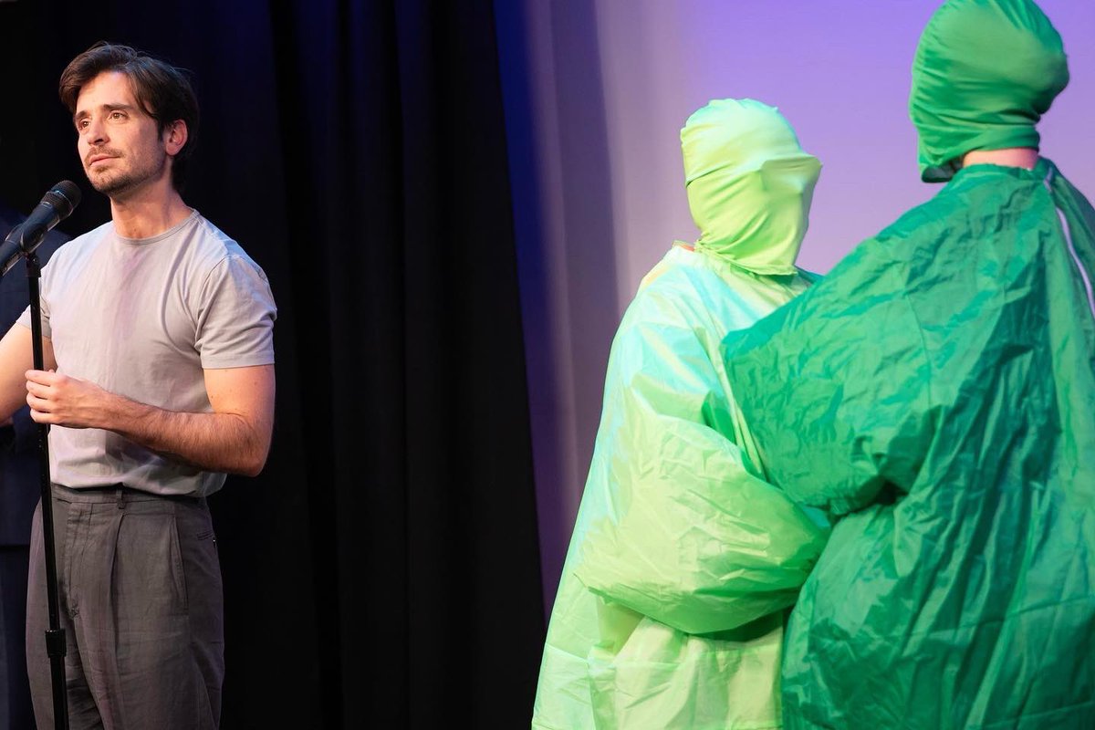 Our last live show featured Tony winner Matt Doyle performing a wedding for two Andrew Lloyd Flubbers.

If that’s something you’re into, then maybe join us in NYC on December 4th! And if it’s not, then congrats on being a good person.

🎟️ bit.ly/beat-live-show