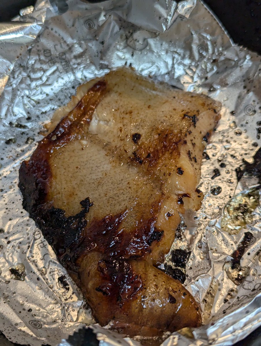 isemako's tweet photo. 変な時間に目が覚めた。昨晩のカレイのミリン干しを。焼くのむずかしすぎた💦 https://t.co/X0TLvNsNdO