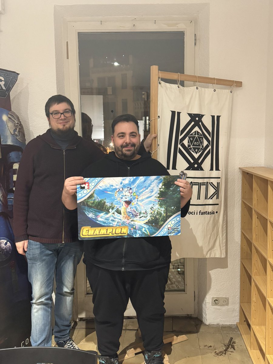 Bon dia de #PokemonTCG amb el Cup a <a href="/kritik_vic/">Llibreria Kritik</a> i l’enhorabona al guanyador! Us esperem a tots a la propera! #TCGCatCentral