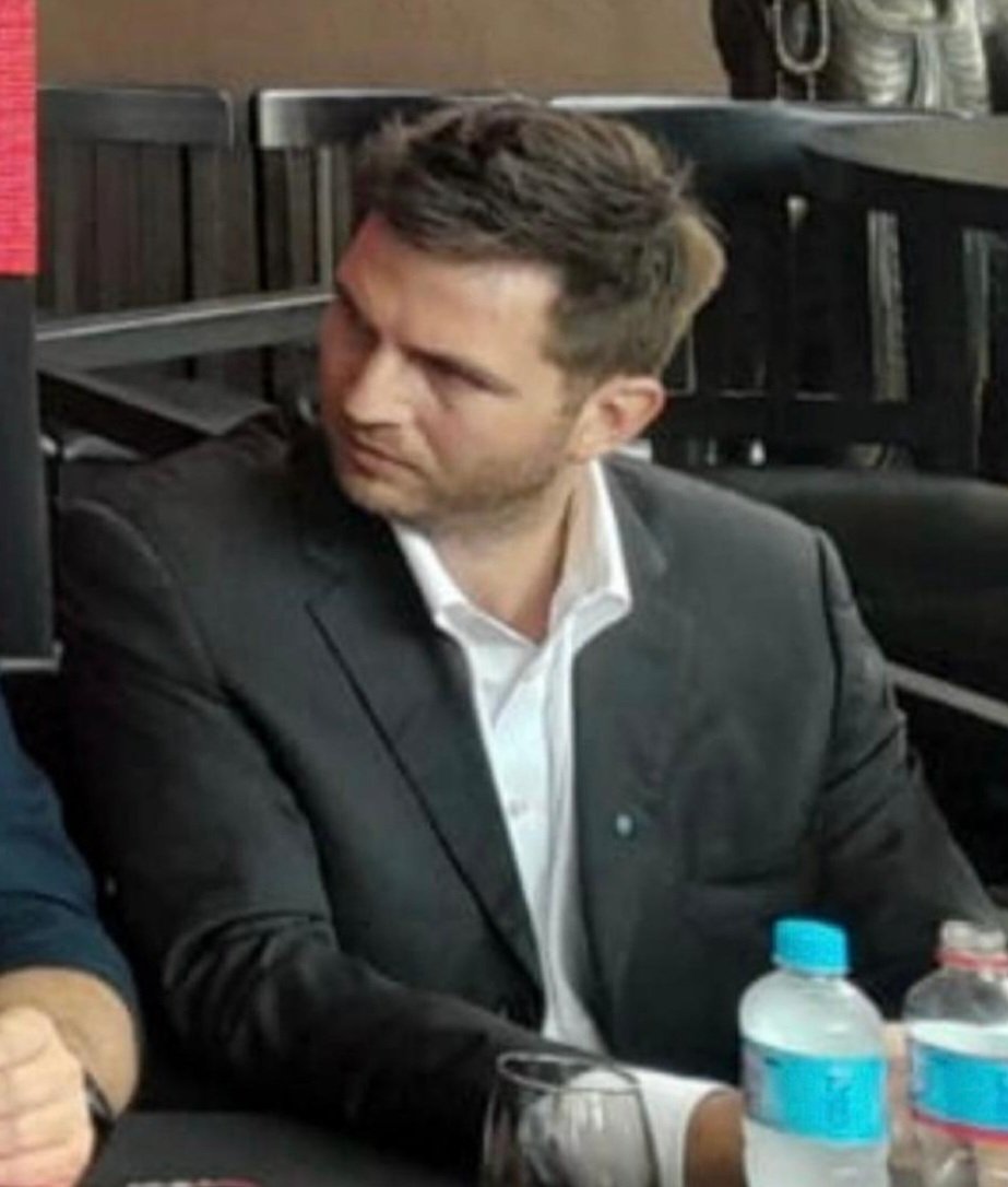 BrunoPont's tweet photo. Atención, #CerroPorteño.

El Bloque Opositor sumaría al reconocido empresario Didier Arias, además de Carlos Rejala y Rolando Zucolillo, se sumarían otros importantes empresarios y un sponsor internacional que desembaracará por primer vez a Paraguay.

#730AM #CardinalDeportivo. https://t.co/Ya2DZkes2N