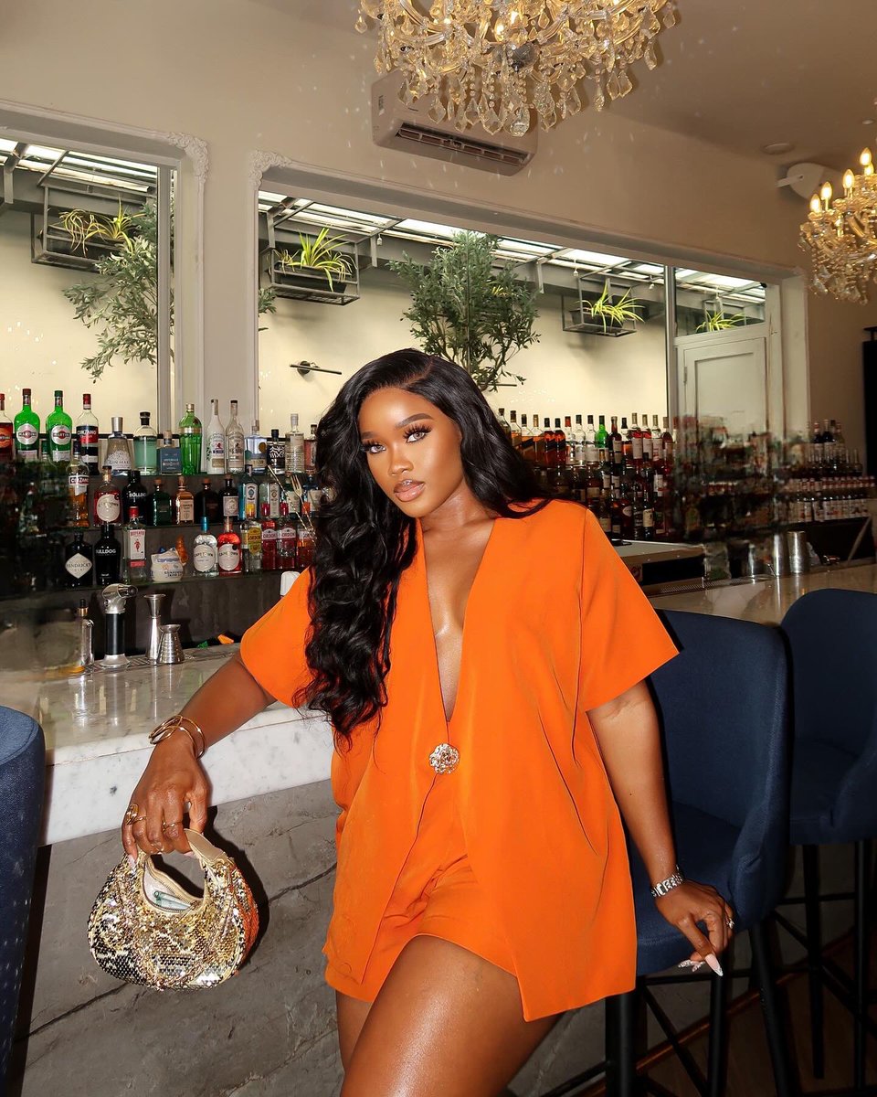 Official_CeeC's tweet photo. Glowing in every hue 💗😝😌 https://t.co/ScMyAQQFmm