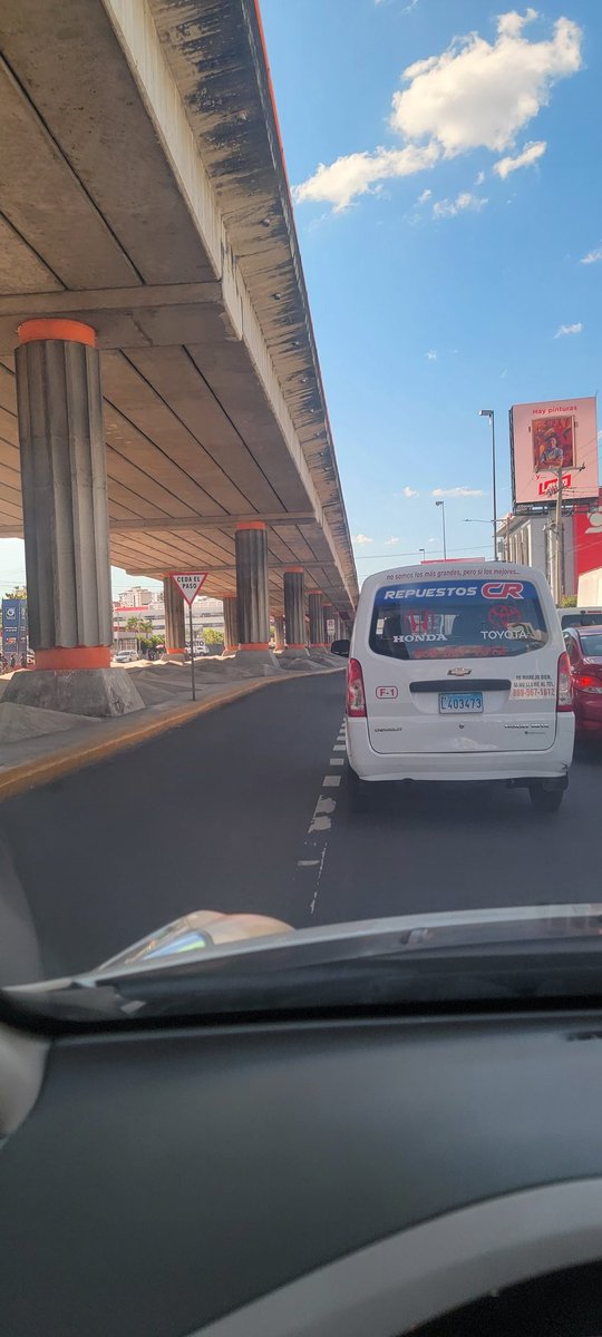 Giro "prohibido" JFK Tiradentes. Sin señal alguna que lo prohíba ...multa ilegal <a href="/DiarioLibre/">Diario Libre</a> <a href="/digesettrd_/">DIGESETTRD</a>