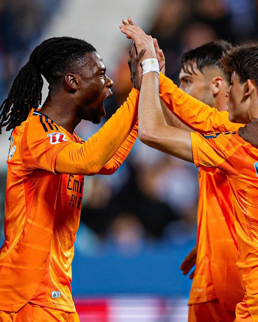 Camavinga's tweet image. Team Spirit 💆🏾‍♂️🧡