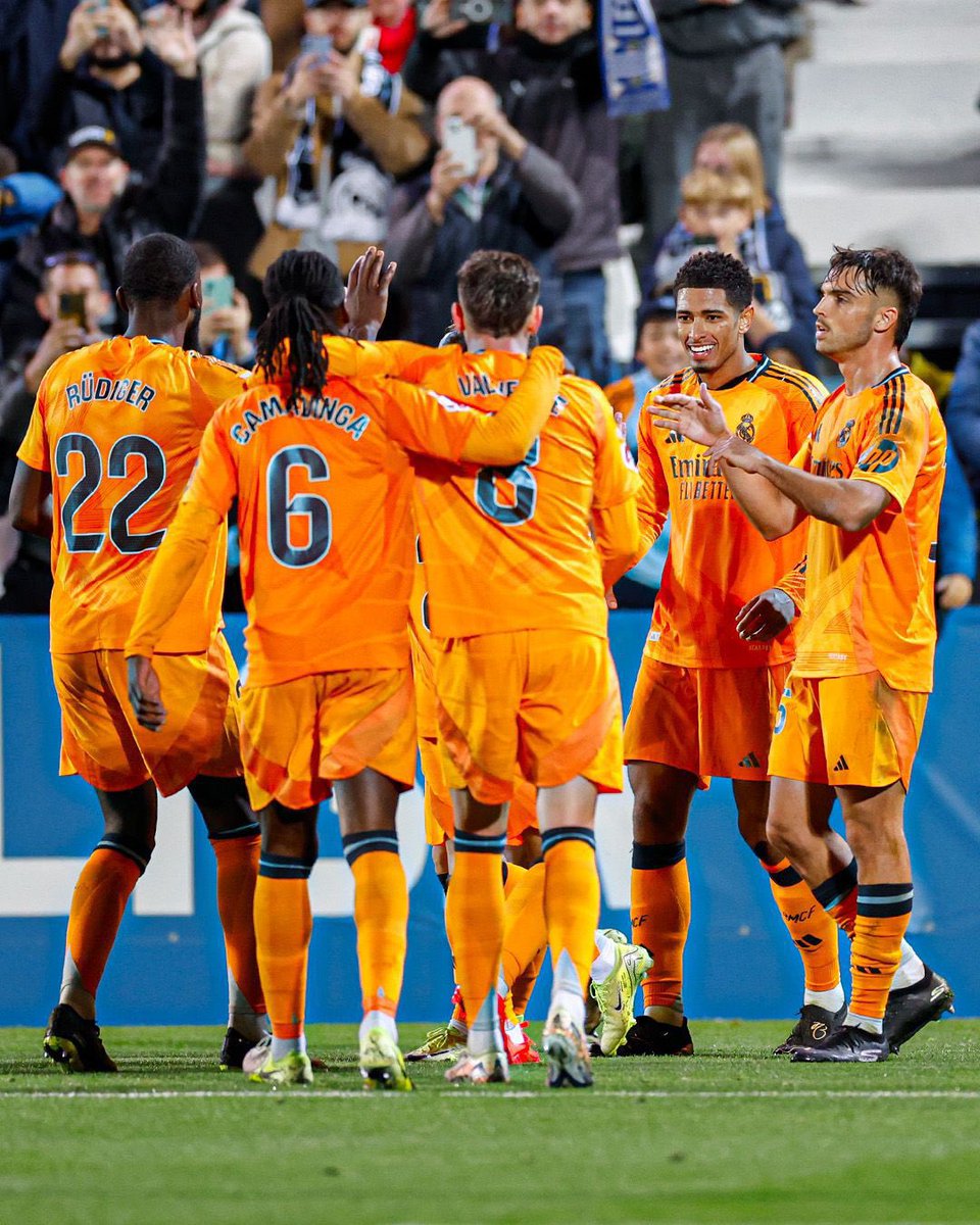 Camavinga's tweet image. Team Spirit 💆🏾‍♂️🧡