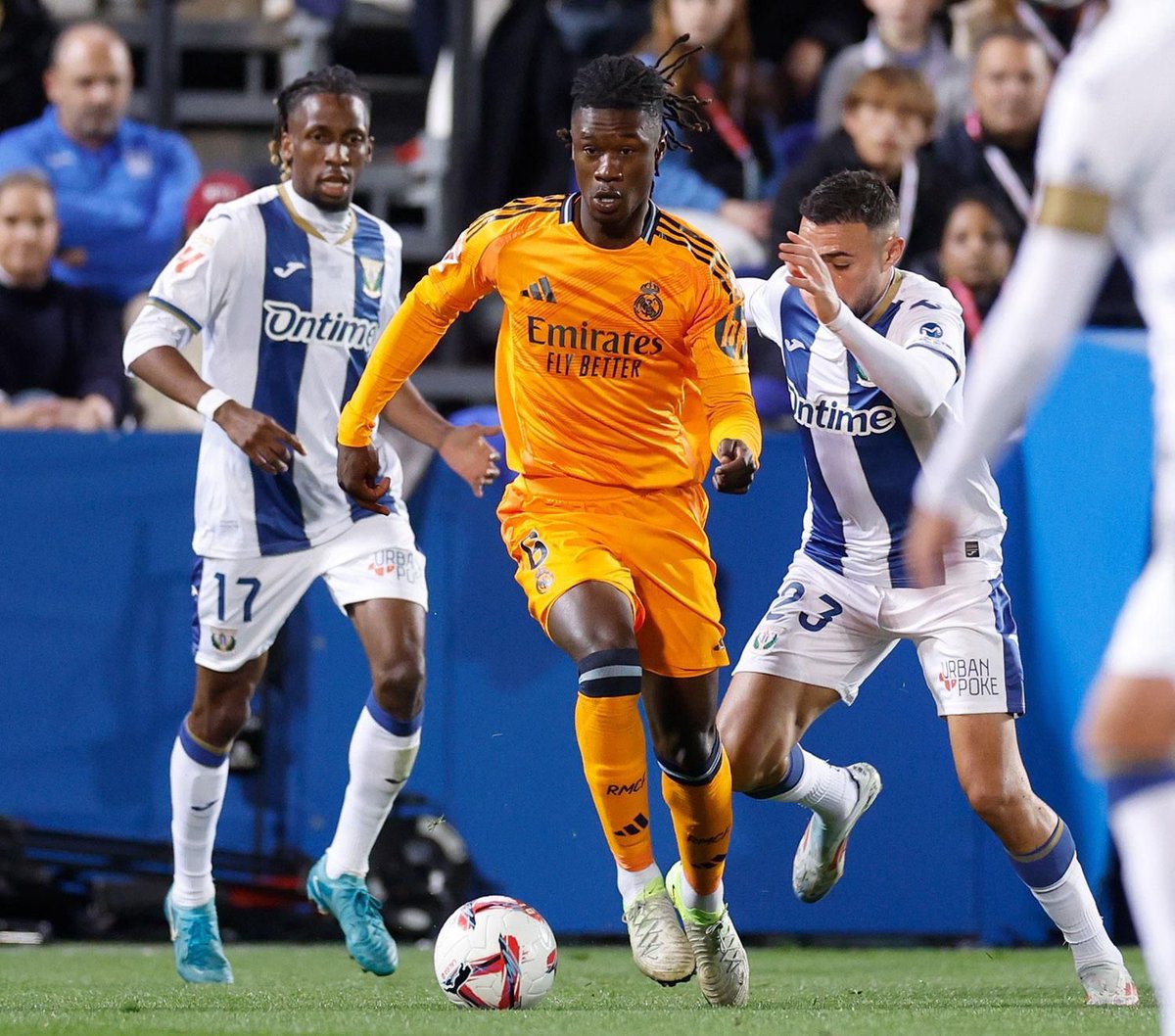 Camavinga's tweet image. Team Spirit 💆🏾‍♂️🧡