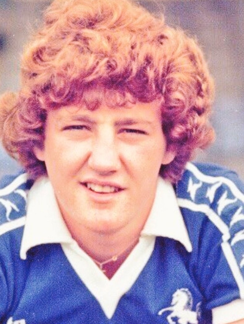 footballmemorys's tweet photo. Steve Bruce, Gillingham

#GFC #Gillingham #Gills https://t.co/YcSLzyUcWF