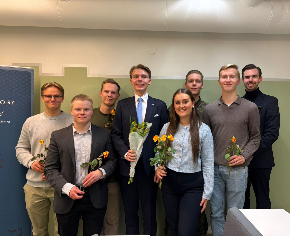 Sain kunnian toimia Varusmiesliiton liittohallituksessa kaudella 2025! On mukavaa päästä työskentelemään hyvän porukan kanssa tärkeän asian parissa🫡

Onnittelut myös koko muulle valitulle hallitukselle ja puheenjohtajistolle!