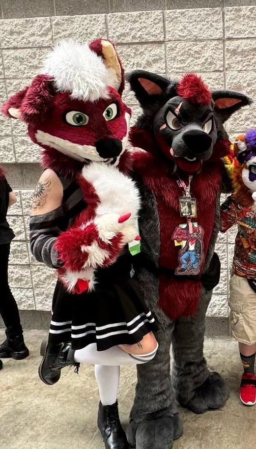 PunkTheYeen's tweet photo. I LOVE MY BOYFRIENDDDD :3 https://t.co/SV56aJ1Mfb