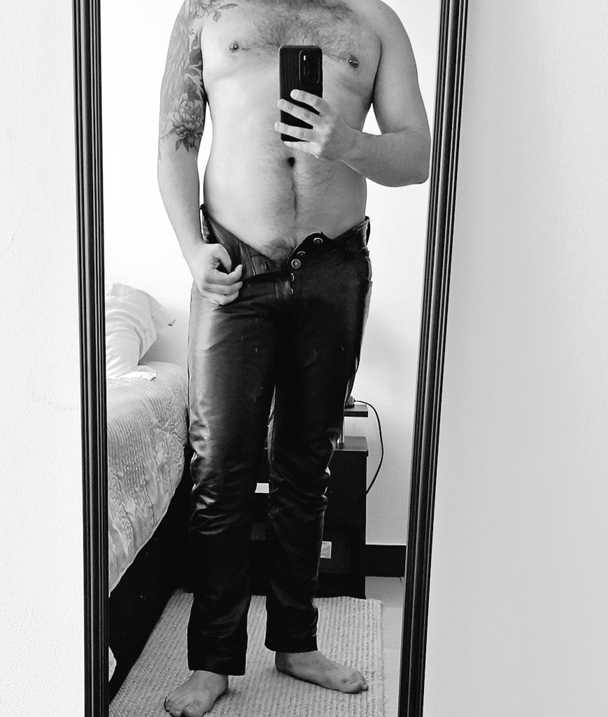 MrGattoso's tweet photo. Preparado para nuestro encuentro mensual de #AFLL Alianza Fetish Leather LATAM. https://t.co/UHsx19KmG5
