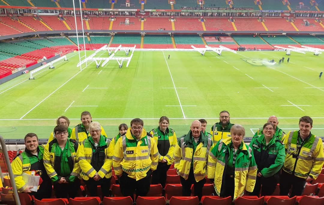 SJAC_Caergybi's tweet photo. Some of our members from our Division and others from across North Wales were at the @principalitysta  to provide first aid cover for the Wales v South Africa game yesterday. 
They all had a warm welcome from our #GreenFamily from the south. 
Diolch pawb https://t.co/d40XfP3kdO