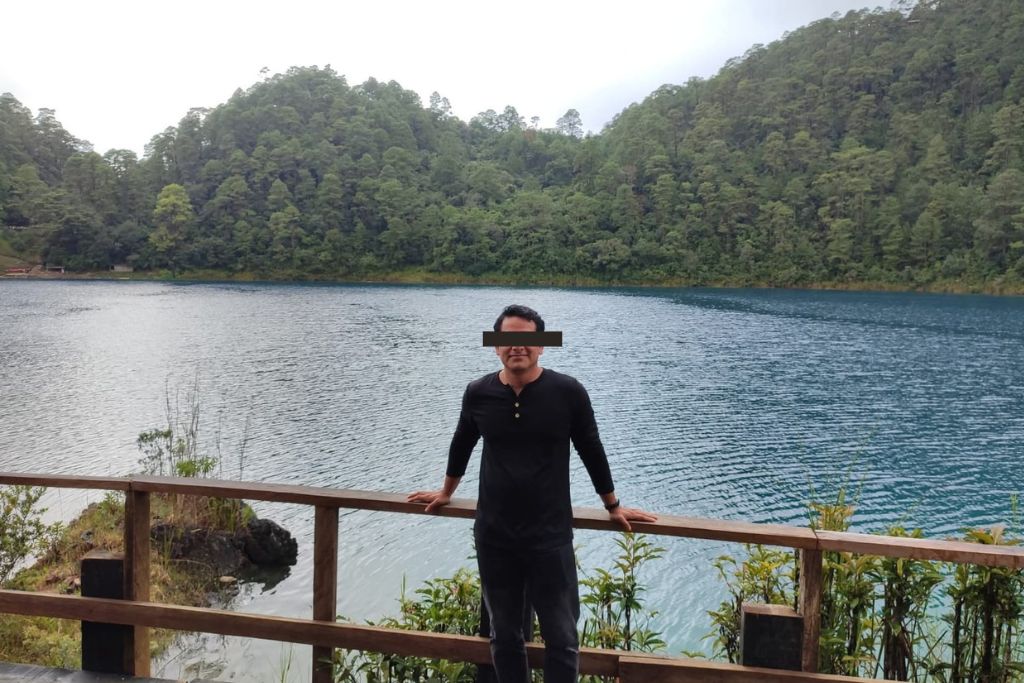 XEVATabasco's tweet photo. ➡️ Piden justicia y limpiar nombre de Jesús Ramón, víctima de caso DBAR en Villahermosa

Familiares del joven piden a las autoridades limpiar su nombre y aplicar la justicia

La prima de Jesús, María Fernanda Ramos informó que su primo era ingeniero y empresario local que no tenía antecedentes penales ni relación con delincuentes.