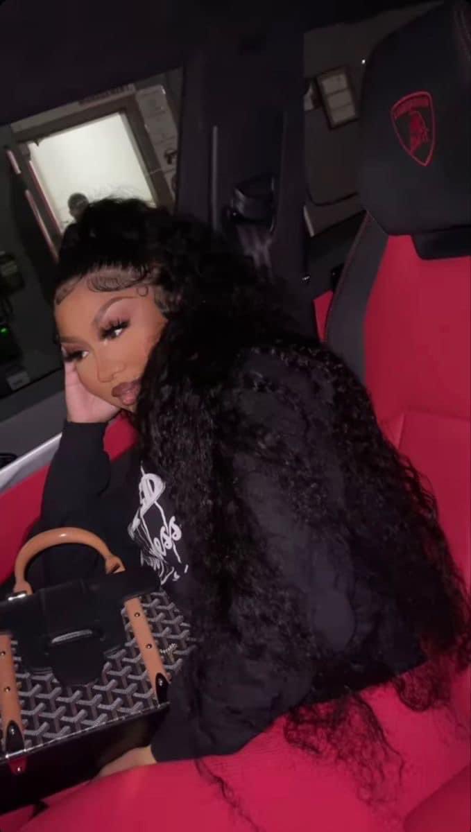 layxsnv's tweet photo. Me leaning as far as I can on my side of the car when he makes me mad https://t.co/o7i8esOpCI