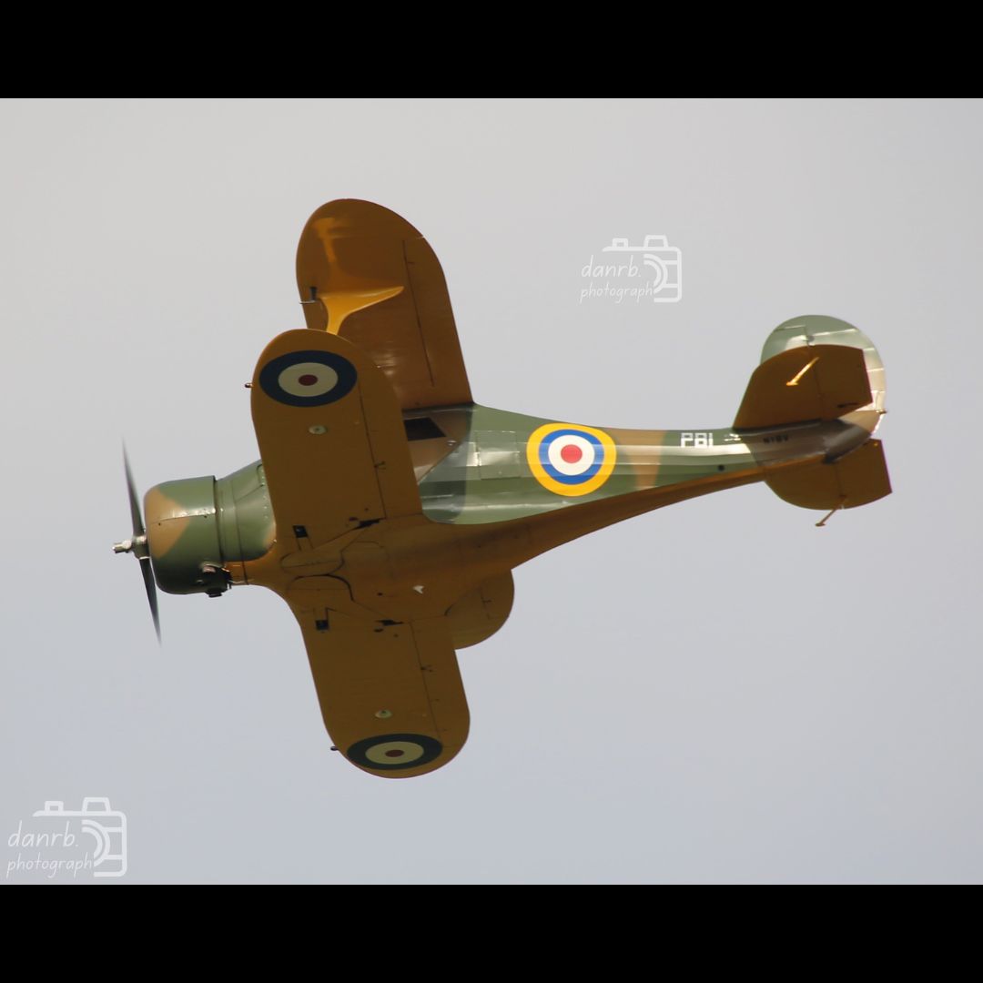 danrbphot0graph's tweet photo. Beech 17 Staggerwing N18V at The Victory Show!
#photo #photography #outdoors #victoryshow #thevictoryshow #victoryshow2024 #reenactment #warreenactment #wwiireenactment #ww2reenactment #militaryreenactment #wwii #ww2 #ww2vehicles #plane #airshow #aircraft #beech17 #staggerwing https://t.co/gNwAw2G64t