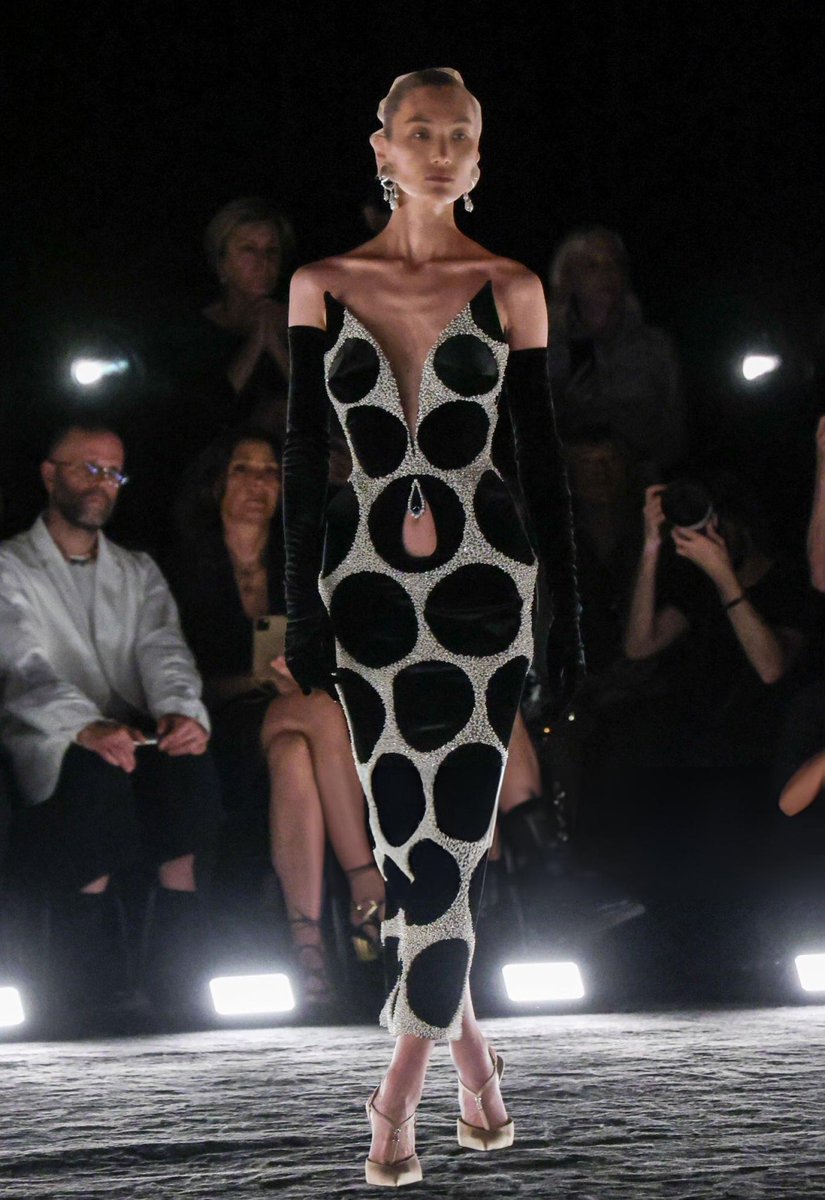 IvoryMali's tweet image. Schiaparelli Fall 2024 details&amp;gt;&amp;gt;