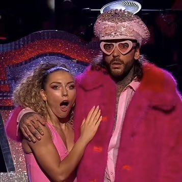 Last night: a Samba-thon that left the celebs spinning. 

Tonight: the vote-off that left us clutching our bottles tighter than Shirley’s paddle. Drama, dips, and dehydration? Not on our watch. Keep your sparkle – and your hydration – intact with Welsh water. 🪩🕺🏼💦 

#Strictly