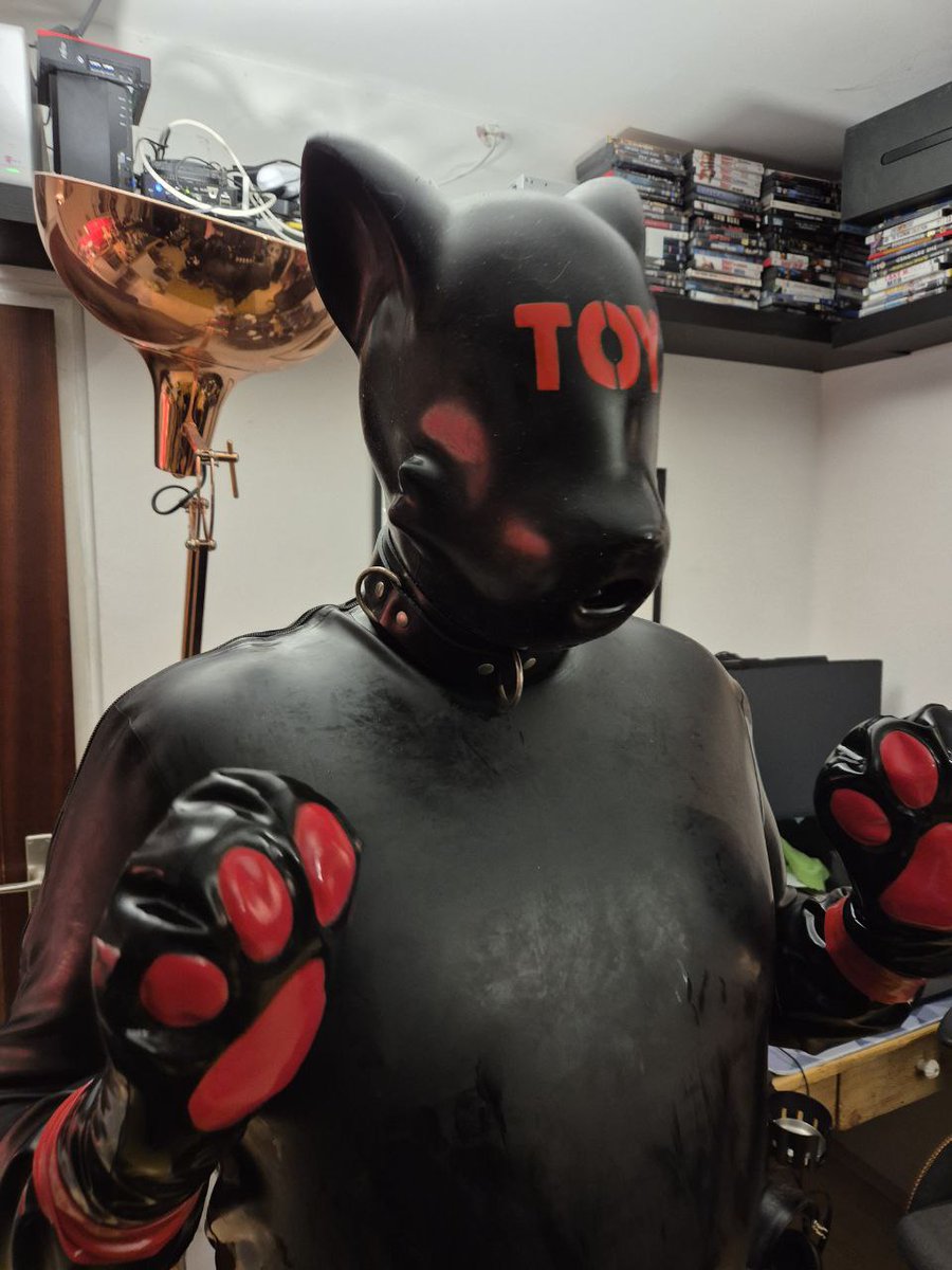 ʟᴀᴛᴏɴᴇx (@latonex) on Twitter photo Just a rubber toy. What to do with those paws?
Been a good toy for my owner <a href="/AkaroRubberdog/">Akaro (@akaro.cc)</a> 😊
📸: <a href="/AkaroRubberdog/">Akaro (@akaro.cc)</a> Just a rubber toy. What to do with those paws?
Been a good toy for my owner <a href="/AkaroRubberdog/">Akaro (@akaro.cc)</a> 😊
📸: <a href="/AkaroRubberdog/">Akaro (@akaro.cc)</a>