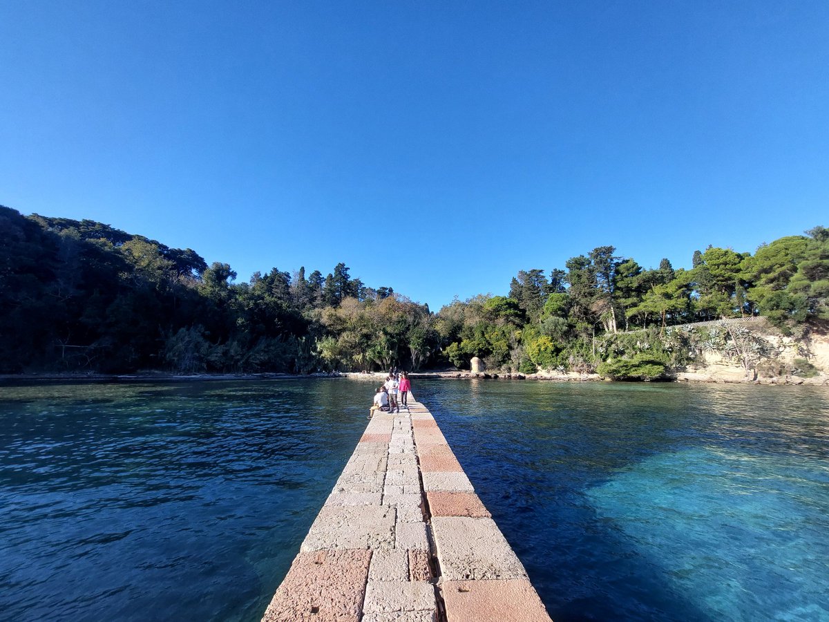 lorellodt's tweet photo. He encontrado el lugar al que huir cuando me harte de todo 💙🇬🇷 Corfú • Κέρκυρα https://t.co/X98GBhDPPx